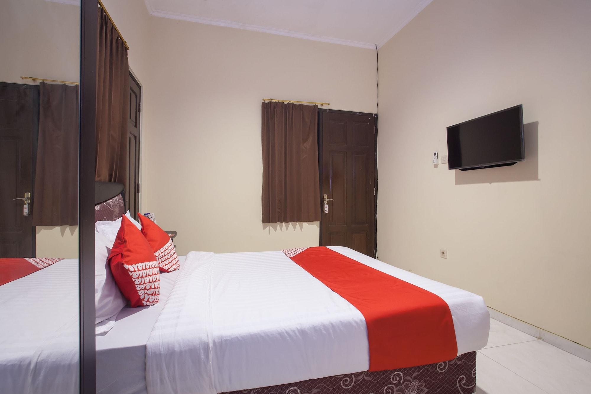 Reddoorz At Graha 99 Simomulyo Surabaya Exterior foto