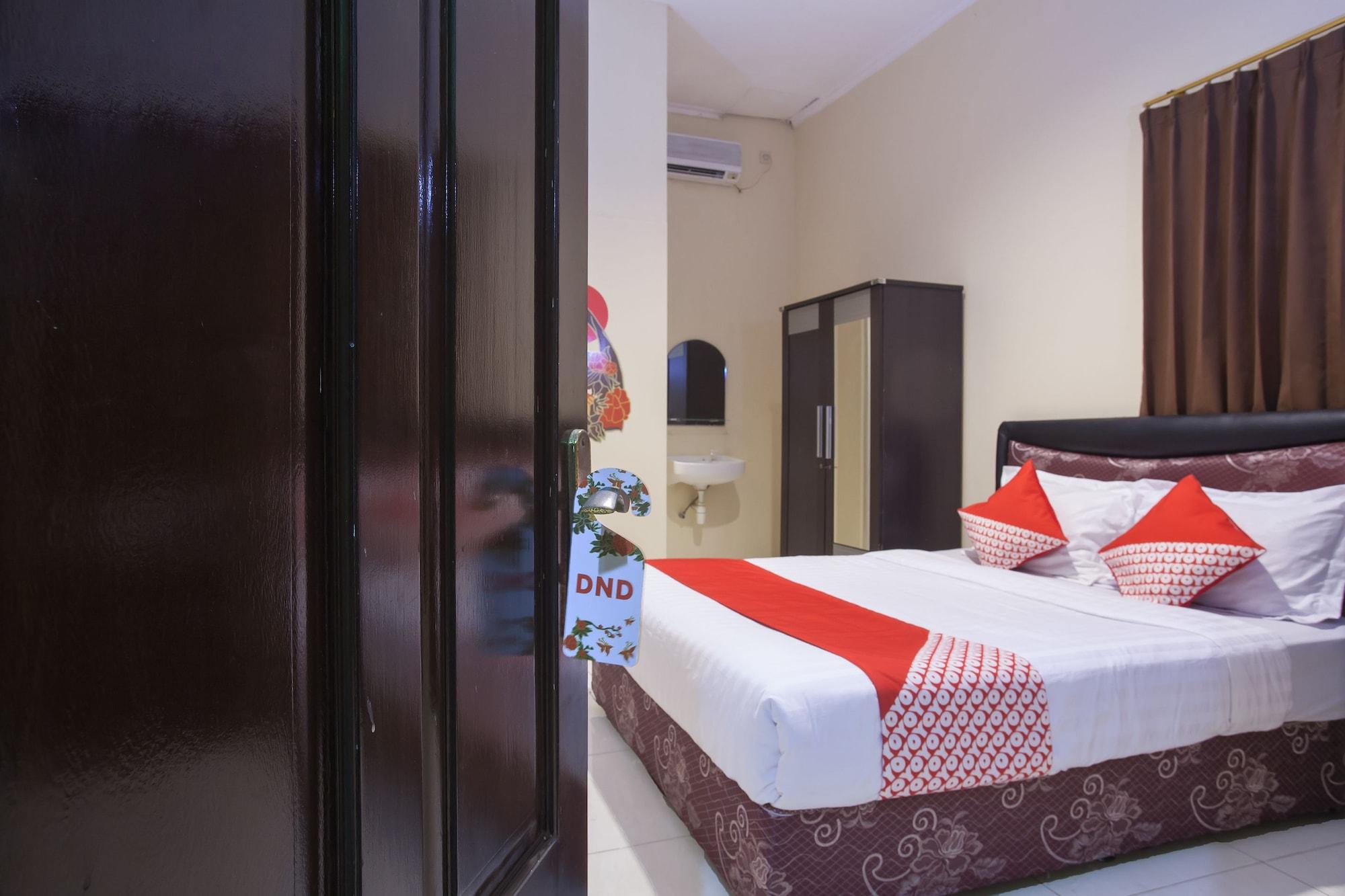 Reddoorz At Graha 99 Simomulyo Surabaya Exterior foto