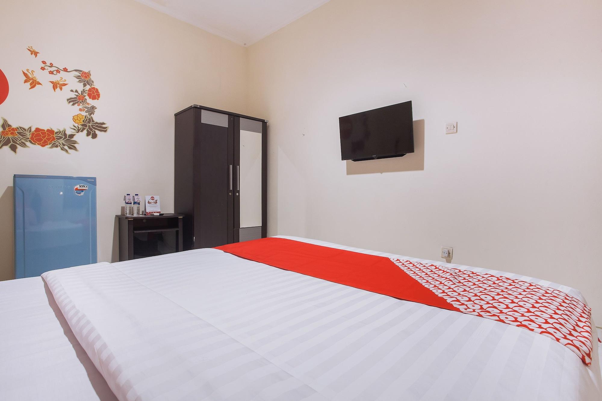 Reddoorz At Graha 99 Simomulyo Surabaya Exterior foto