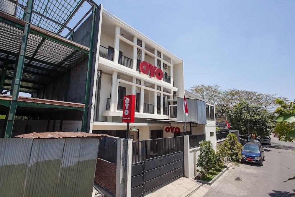 Reddoorz At Graha 99 Simomulyo Surabaya Exterior foto